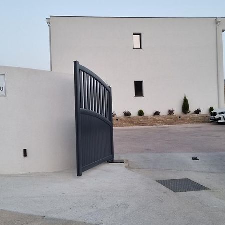Palazzu B Reservation 3 Nuits Minimum Аячо Екстериор снимка
